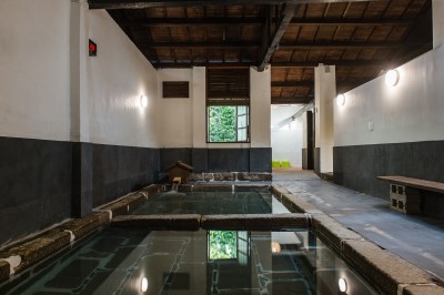 Indoor hot spring