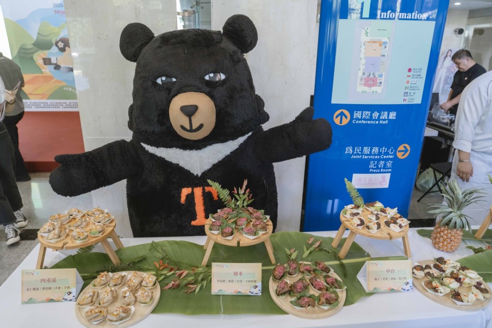 OhBear and hot spring cuisine