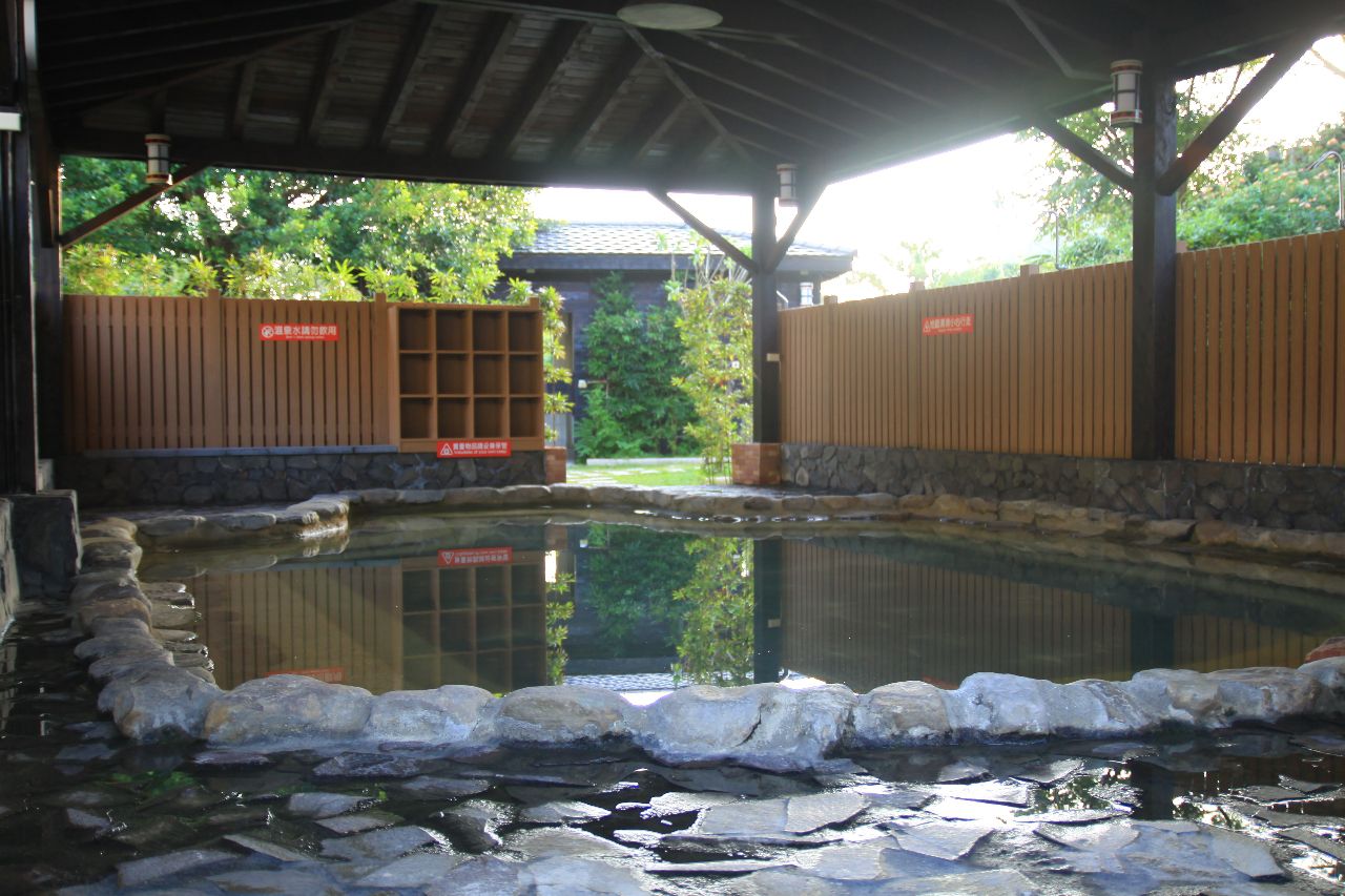 Outdoor hot spring