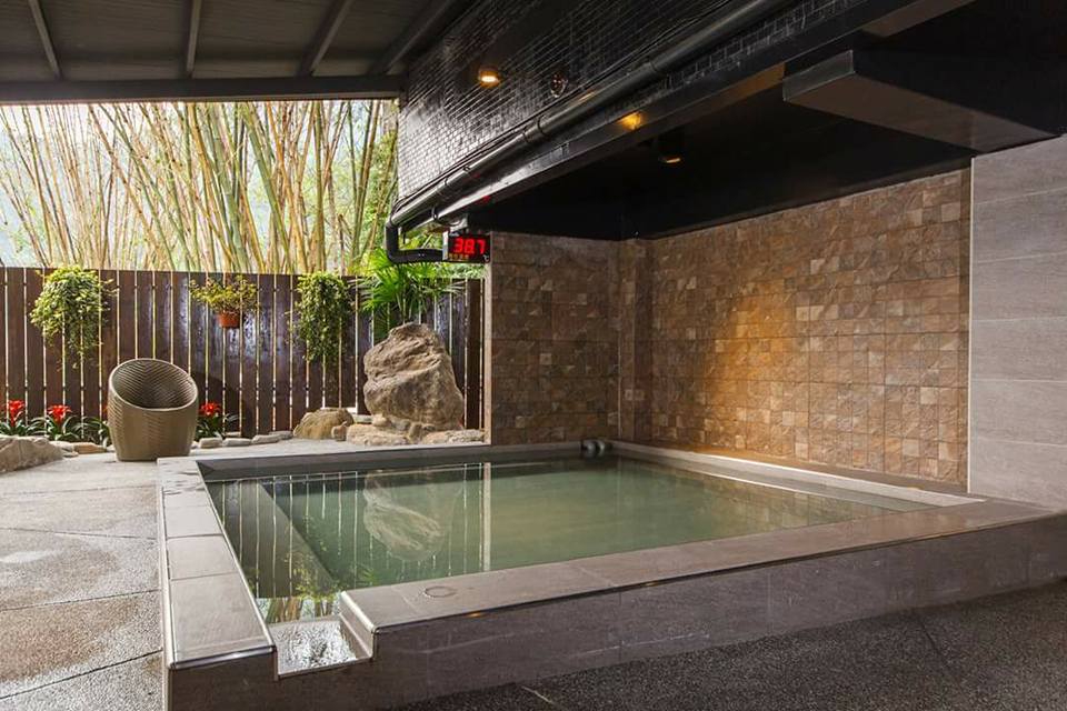 Indoor hot spring