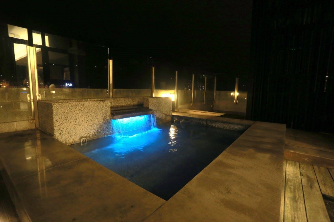 Indoor hot spring