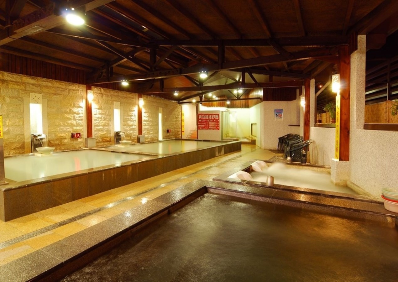 Indoor hot spring