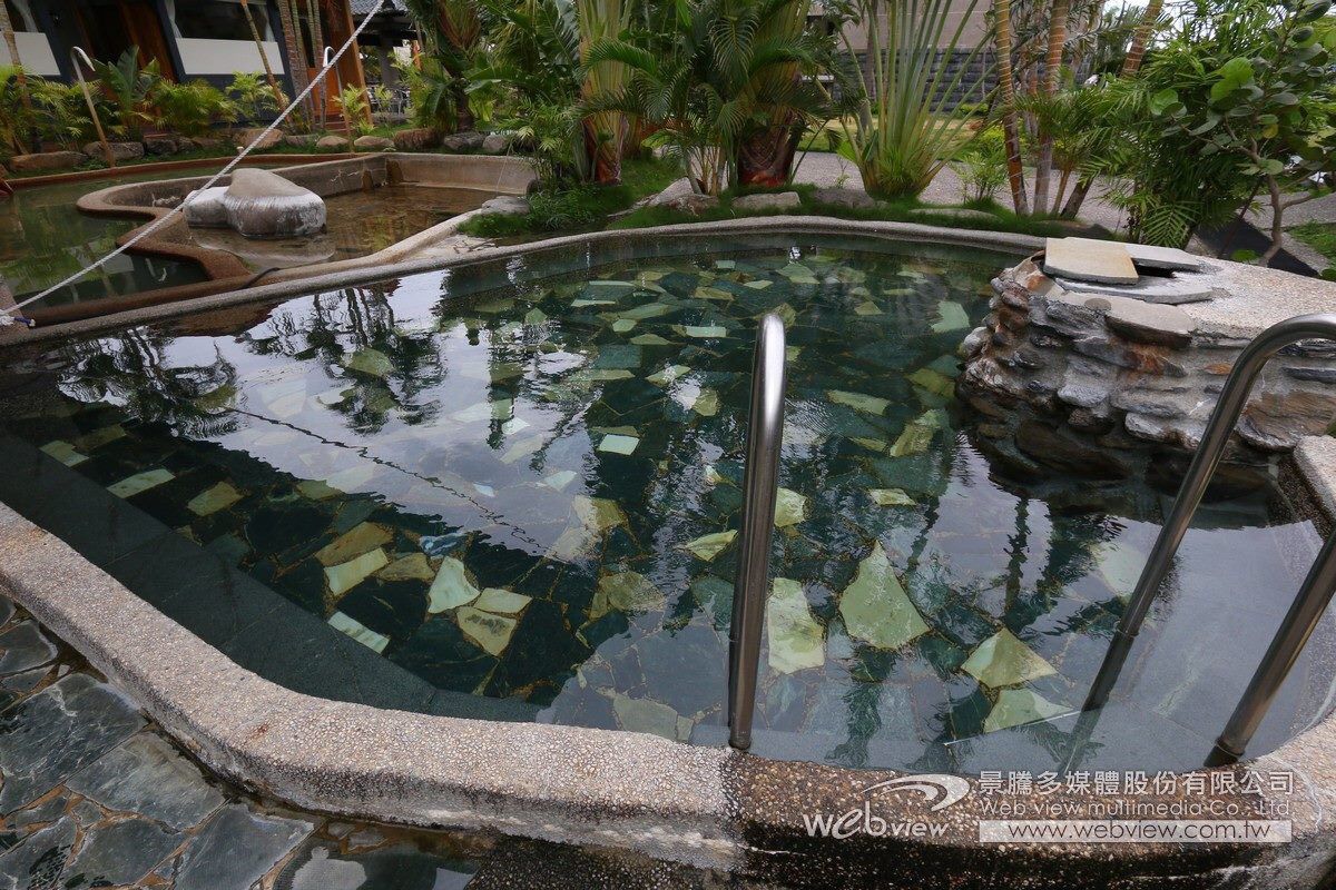 Outdoor hot spring