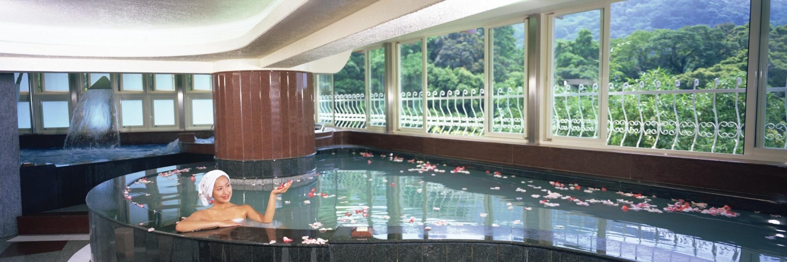 Indoor hot spring